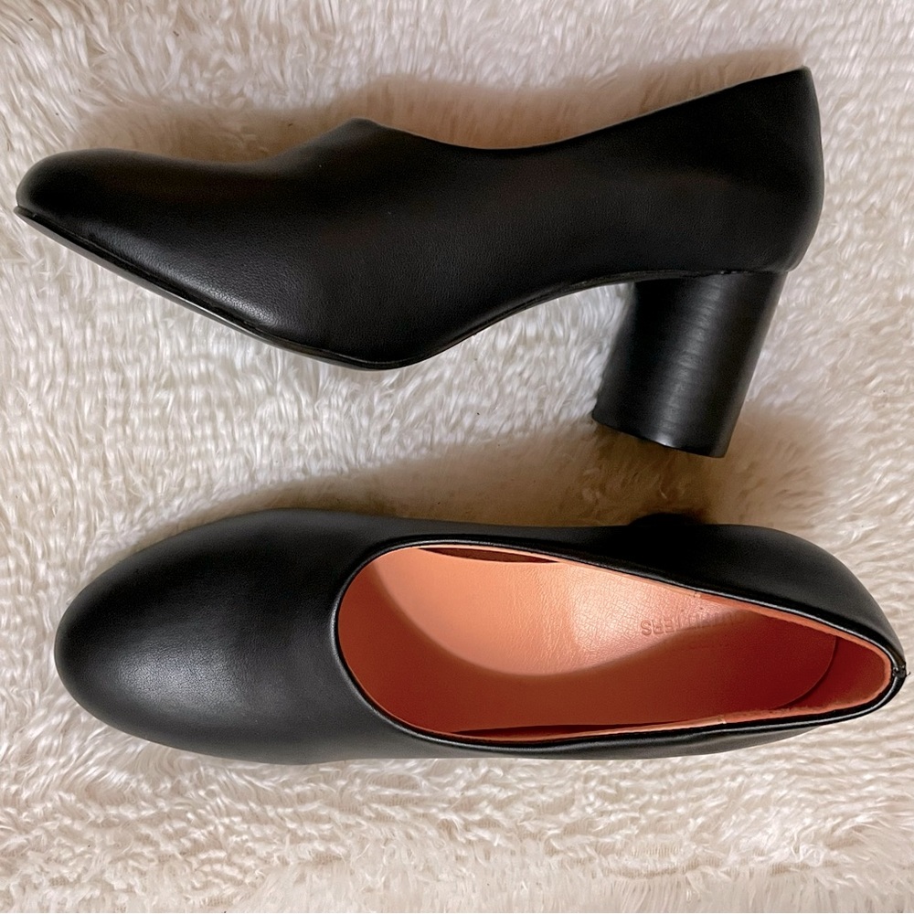 UO Glove Heels NWOT